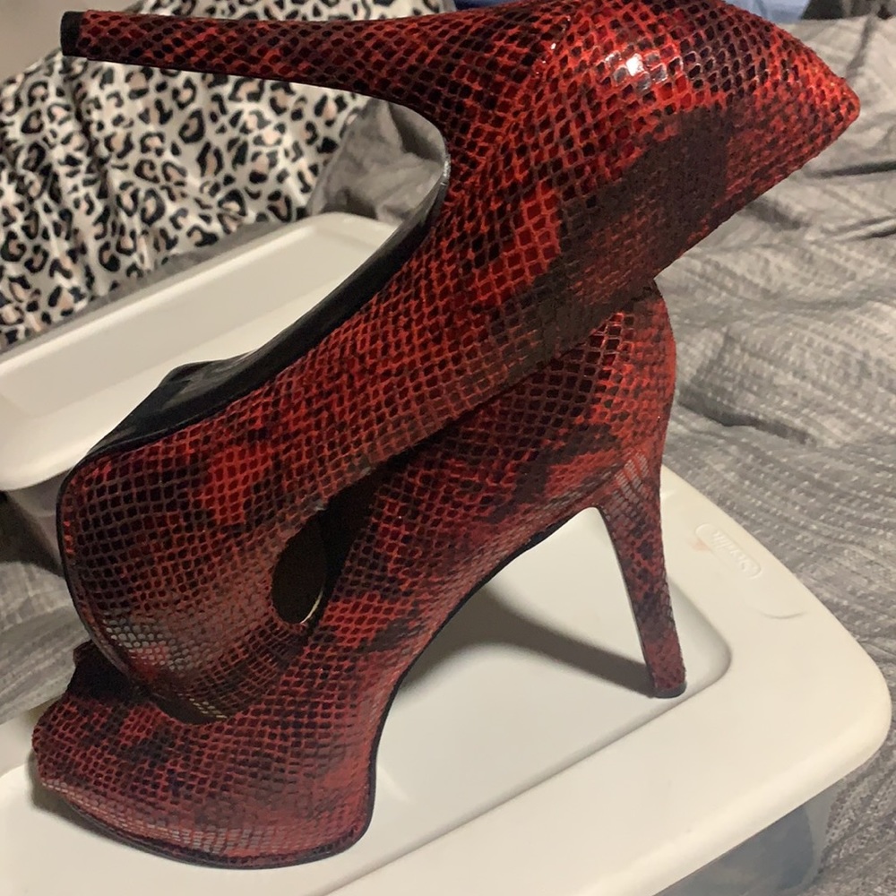 Guess Red and Black Snake Print Heels Size 11